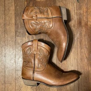 Dingo short cowboy boots